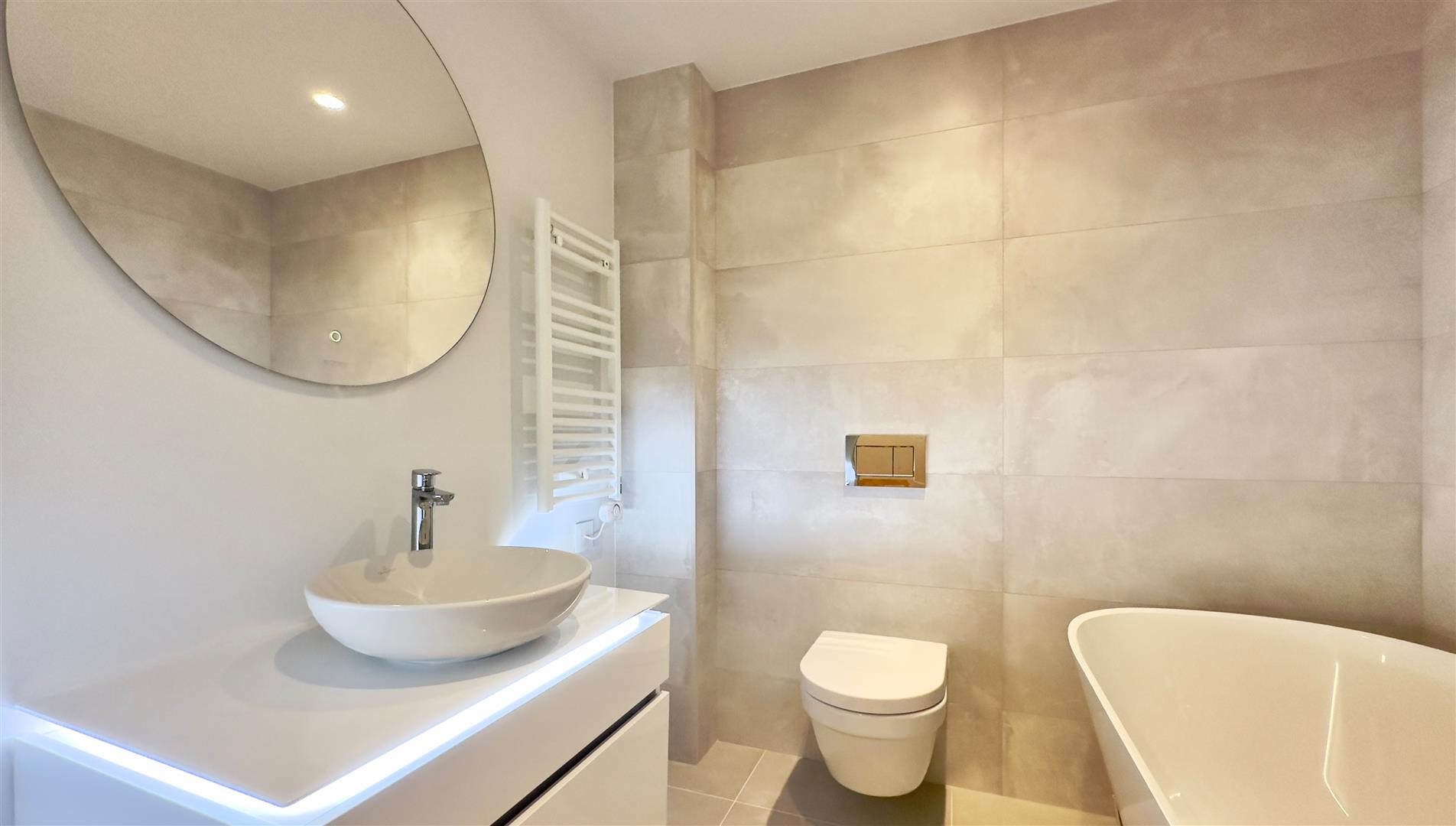 Image of House - 4 Bedrooms - 3 Bathrooms for Rental in North Gorge-Gibraltar, Image 6